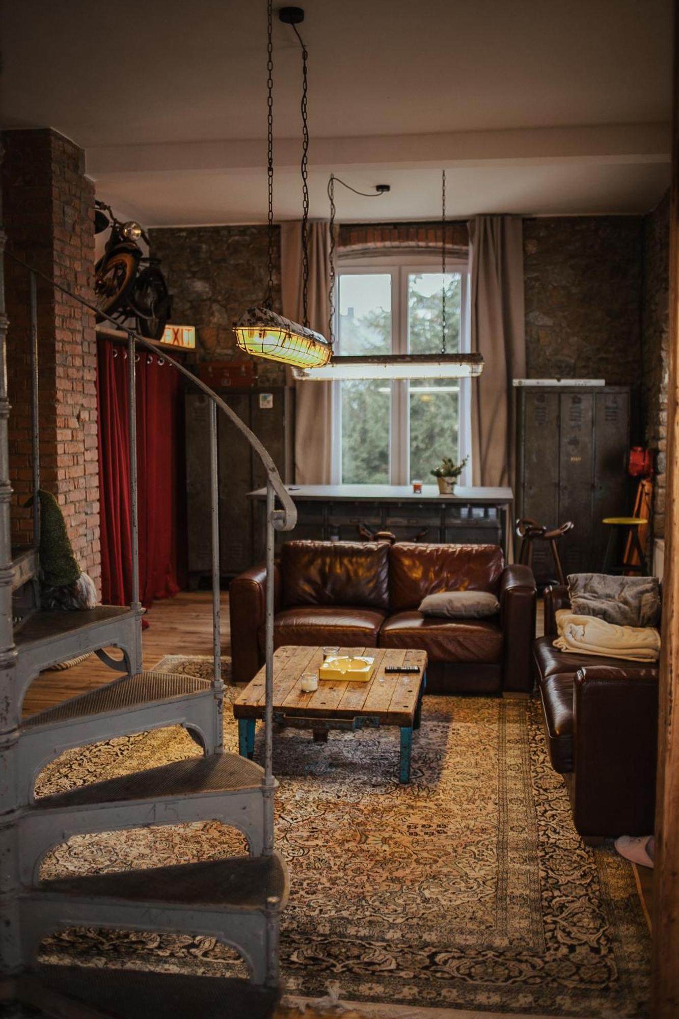 Loft Apartment *